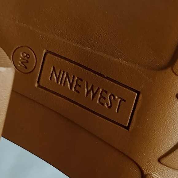 Nine West Womens Size 8 Chelsea Heel Boots Natural Brown Suede Boots New Fashion - Picture 8 of 16